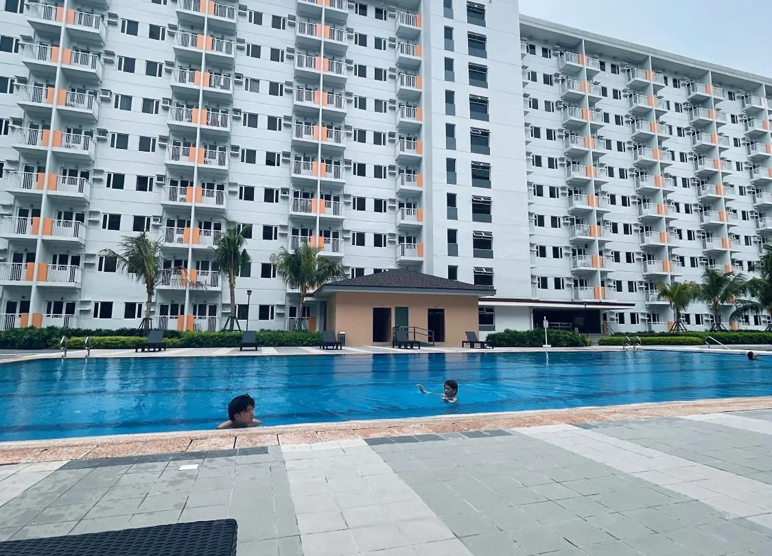 Field Residences Condo Hotel Manila